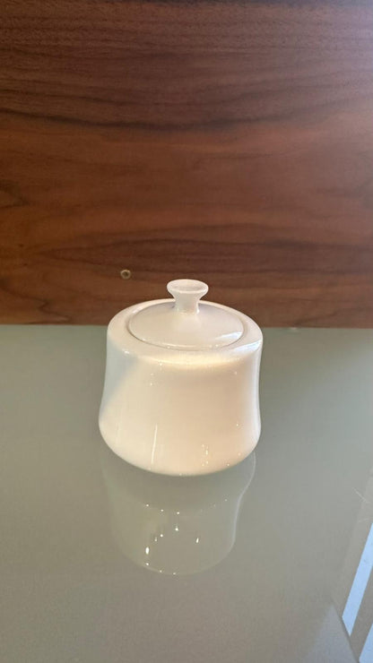 William-  Fine Bone China Sugar Bowl with Lid, 8.75 oz. (260mL), (0.5dz/cs)